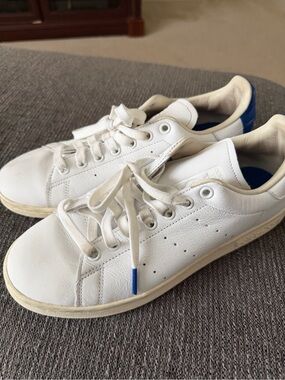 Adidas Stan Smith. Size 8. White Leather Men’s Sneakers with Blue Heel Accent